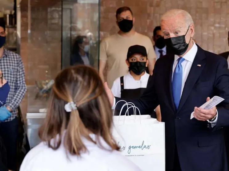 Biden: «Sì alla sospensione dei brevetti». Ue: pronti a discutere la deroga