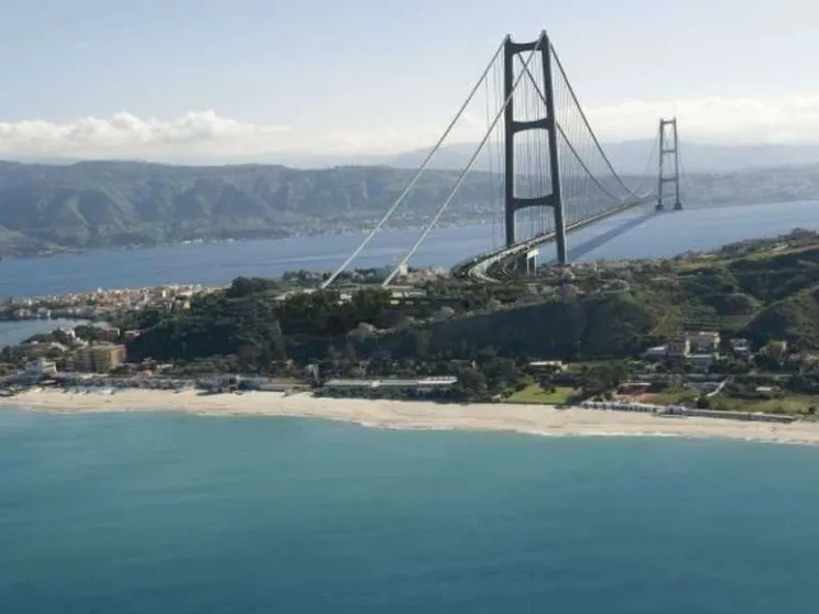 Le fragili e rischiose basi del ponte sullo stretto