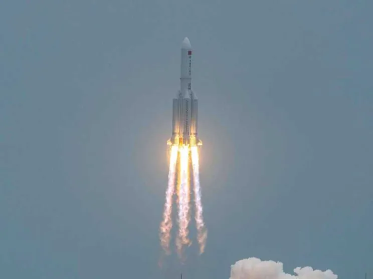 Il razzo cinese cadrà stanotte, il Sud Italia è una remota possibilità