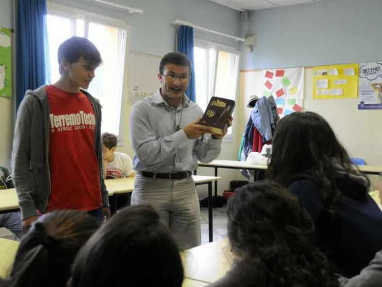Il Papa istituisce il ministero del catechista