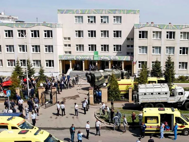Strage in una scuola a Kazan. Almeno 9 le vittime. Fermato l'ex studente killer