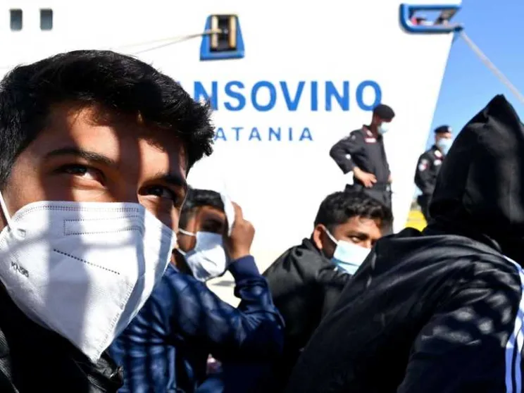 «Migranti esclusi dalle vaccinazioni: è un'emergenza di salute pubblica»