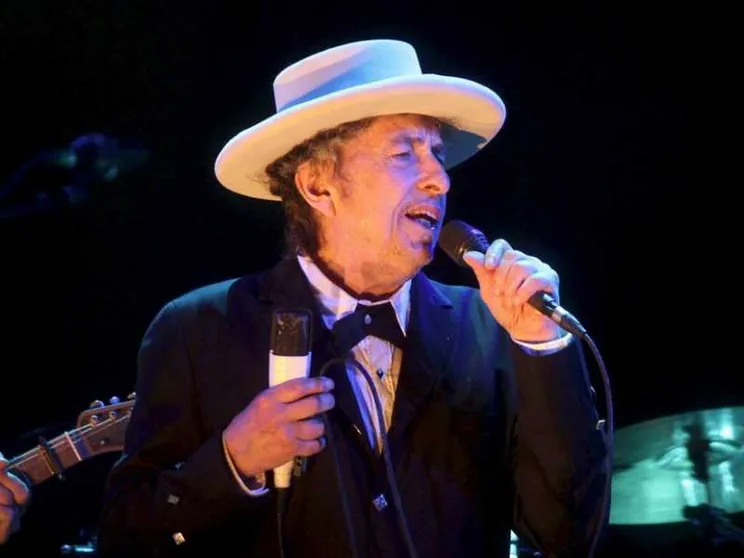Bob Dylan compie 80 anni. Ecco il ritratto di un genio musicale