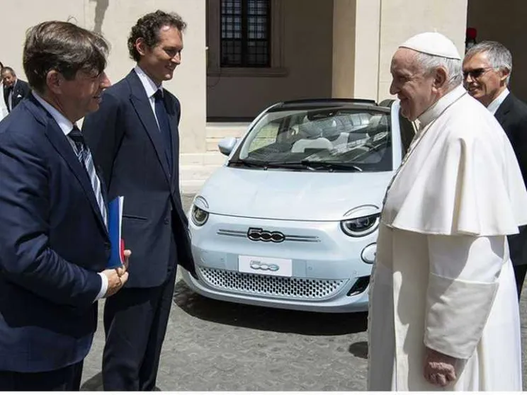 I vertici di Stellantis in udienza dal Papa