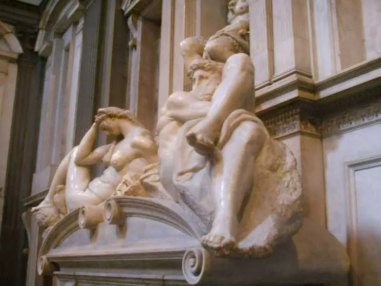 I batteri mangiano lo sporco e i marmi di Michelangelo tornano a splendere