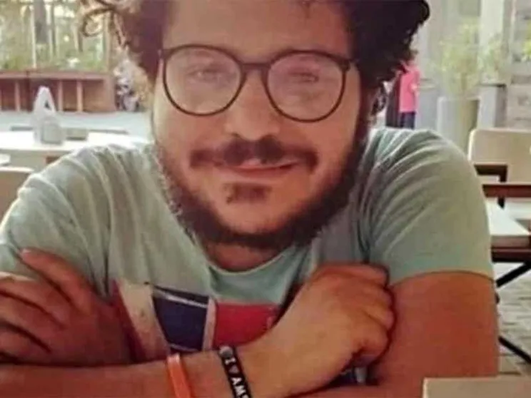 Patrick Zaki resterà per altri 45 giorni nel carcere del Cairo