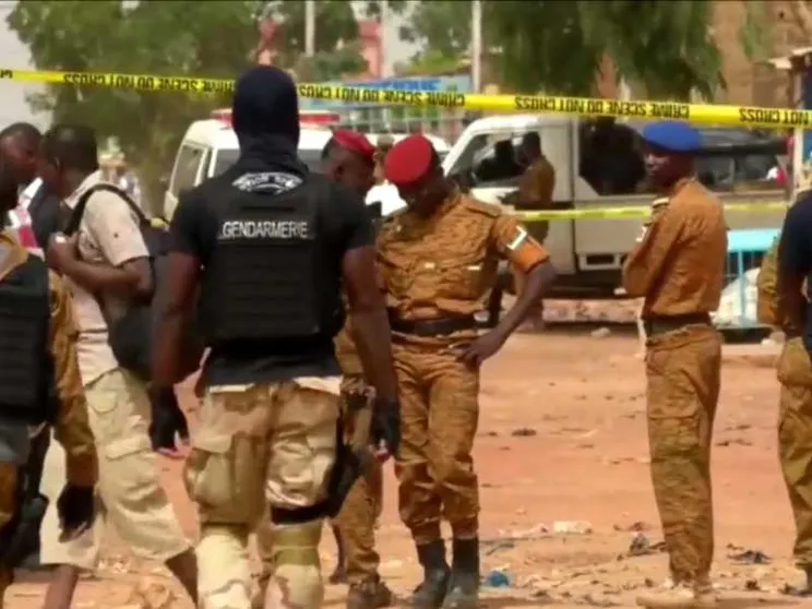 Massacro jihadista in un villaggio: «Un centinaio le vittime»