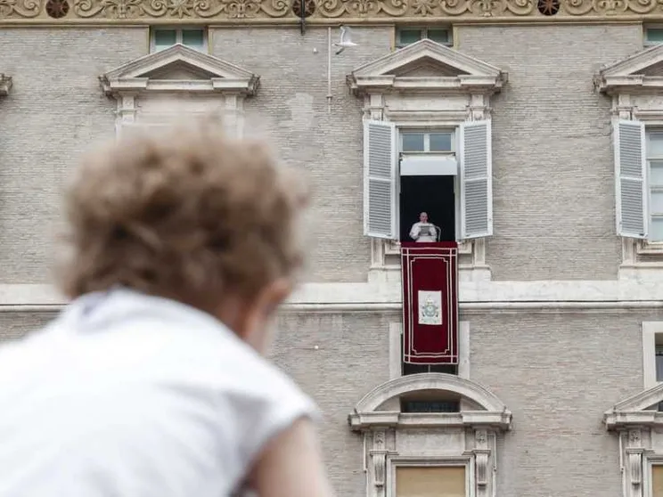 In Canada i resti di 215 bambini. Il Papa: vicini al popolo traumatizzato