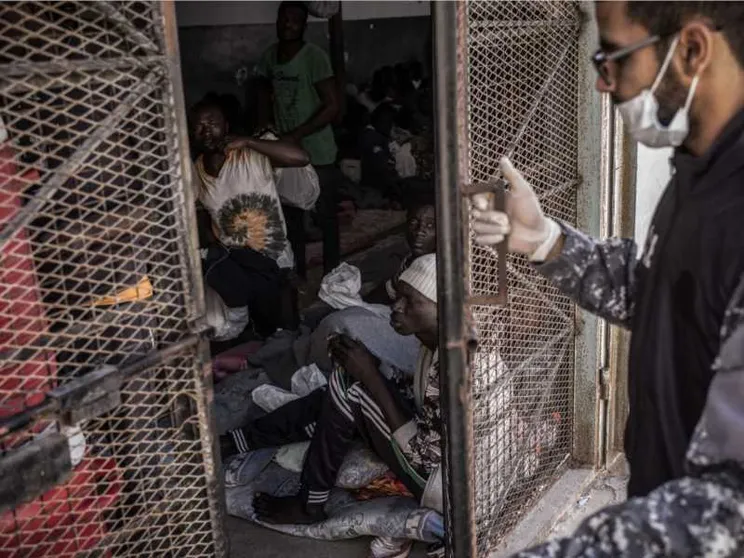«Troppe violenze sui rifugiati», Msf sospende le attività nei lager di Tripoli