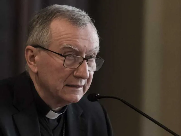 Parolin: il Vaticano non chiede di bloccare la legge, discutere è lecito