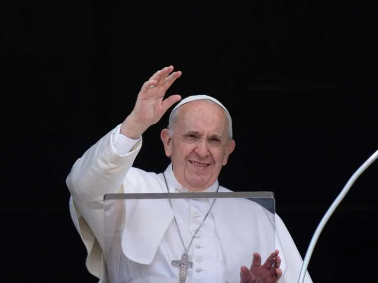 Papa Francesco e la malattia: "Vulnerabili, e bisognosi dell'altro"