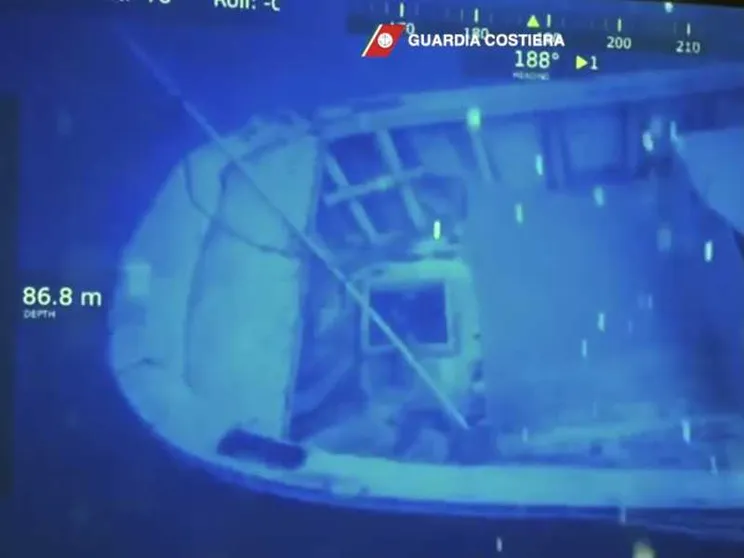Lampedusa, 9 corpi nei fondali dal 30 giugno. Si attende l'ok al recupero