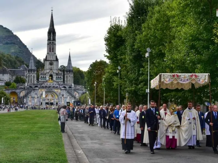Lourdes, primi passi di speranza
