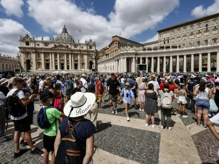 Gesù, pane del cielo, che ogni giorno ama sulla terra
