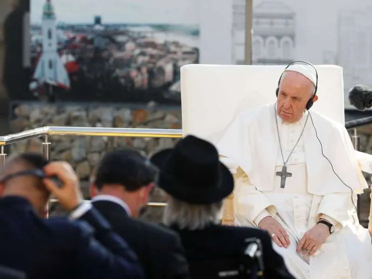 Il Papa alla comunità ebraica: nella Shoah atti indicibili di disumanità