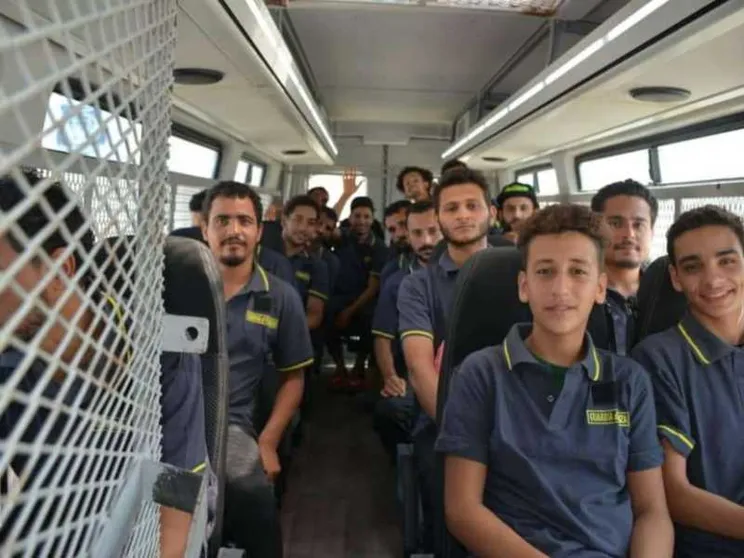 53 egiziani rimpatriati dalla Libia... con le maglie della Guardia di finanza