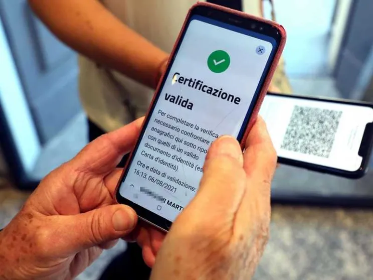 Draghi insiste: Green pass, obbligo per tutti da metà ottobre
