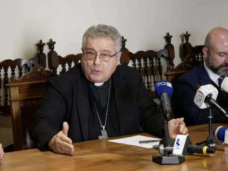 Prete arrestato a Prato, il vescovo: c'è bisogno di conversione