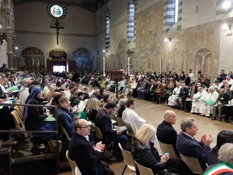 Dal mondo all’Italia: ecco come si intrecciano i cammini sinodali