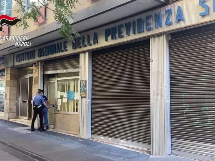 I furbetti del reddito di cittadinanza con la barca e auto di lusso