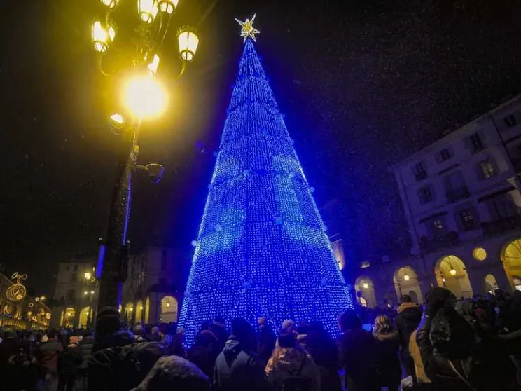 Così il Natale riesce a ricomporre una società ridotta in frammenti