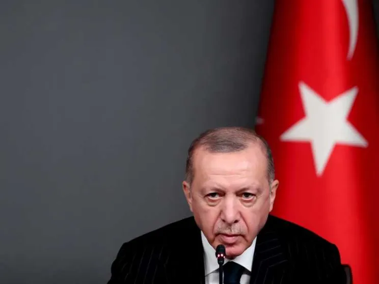 Erdogan non ha piu una Lira, la Turchia sprofonda nella crisi economica