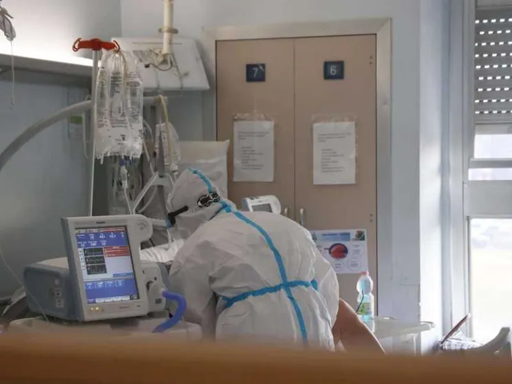 98.020 contagi e 148 vittime. In ospedale +529 (40 in intensiva)