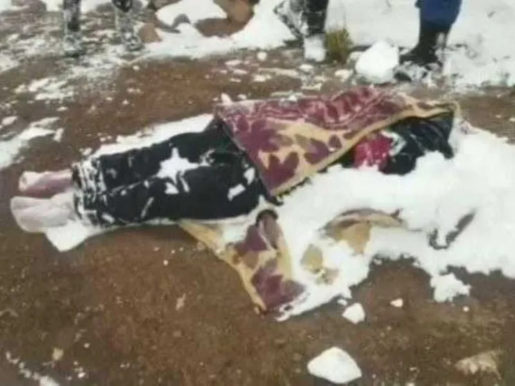 Senza calze per scaldare i figli, migrante afghana assiderata tra Turchia e Iran