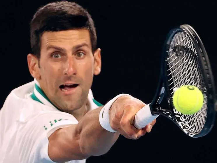 Djokovic e l'esenzione dal vaccino, il rovescio degli Australian Open