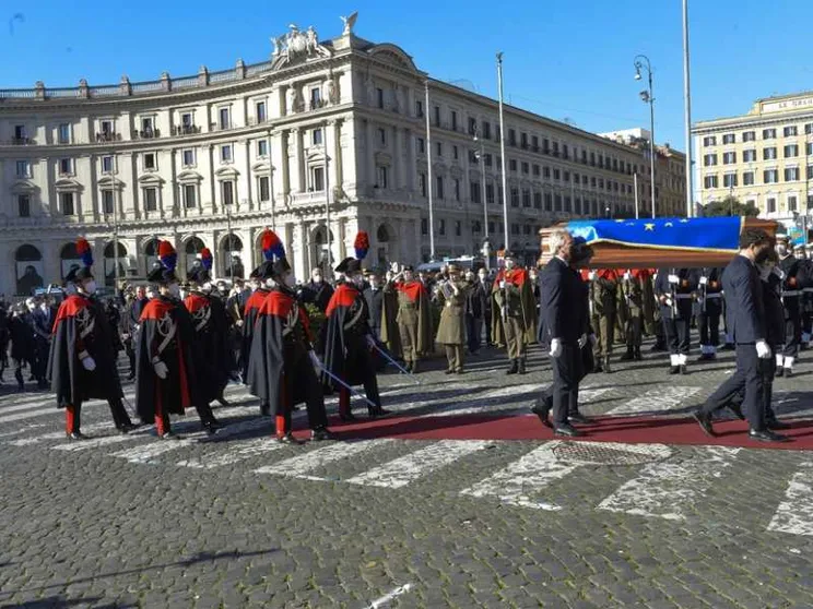 Zuppi: «Credente sereno, dalla parte della persona»