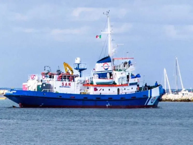 La “Mare Jonio” riprende il mare in direzione della Sar libica
