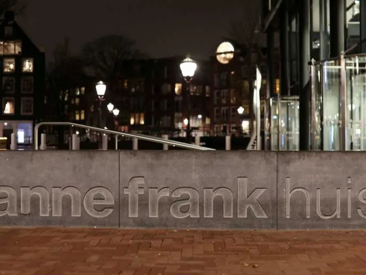 Chi ha tradito Anne Frank? Secondo un libro «fu un notaio ebreo»