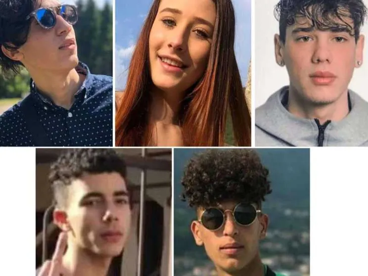 Dolore per i 5 giovani morti nello scontro con bus. Non avevano la patente