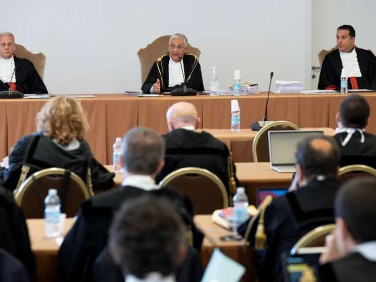 Nuovo rinvio a giudizio per Becciu. Archiviato Di Ruzza