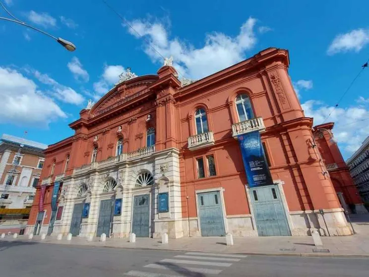 Dall'incendio ai tribunali: non c'è pace al teatro Petruzzelli