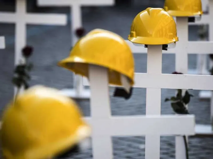Morti sul lavoro, 1.221 nel 2021. Uno su 4 causato dal Covid