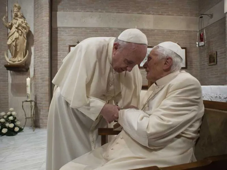 Gaenswein: «Bellissima lettera di sostegno da papa Francesco a Benedetto»