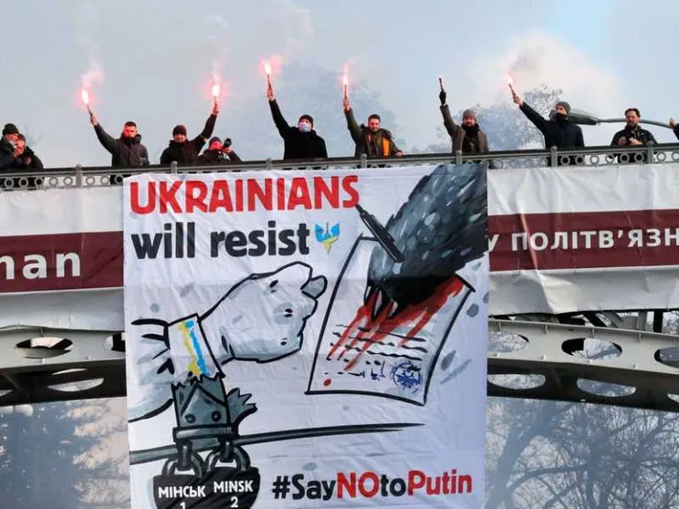 Ucraina, paura e diplomazia. Il colloquio Biden-Putin non "svolta"
