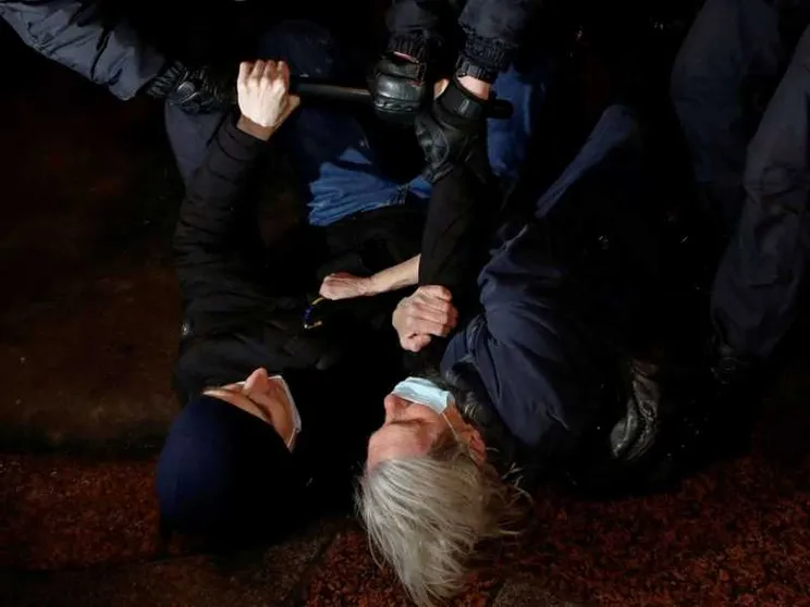 Proteste contro la guerra: da Mosca a San Pietroburgo. Fermati in 1.800