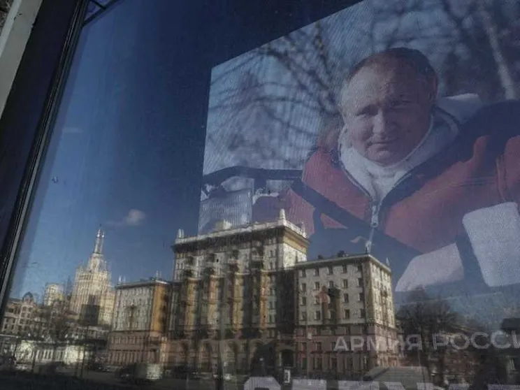 Da No-vax a pro-Putin, sul web anche voci di cattolici diventati "anti-tutto"