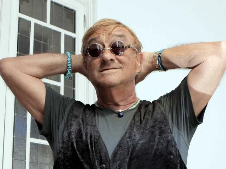 Dalla dieci anni dopo, Lucio è un angelo
