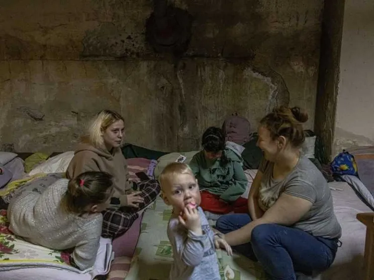 Ucraina, i bambini malati di cancro nello scantinato dell'ospedale di Kiev