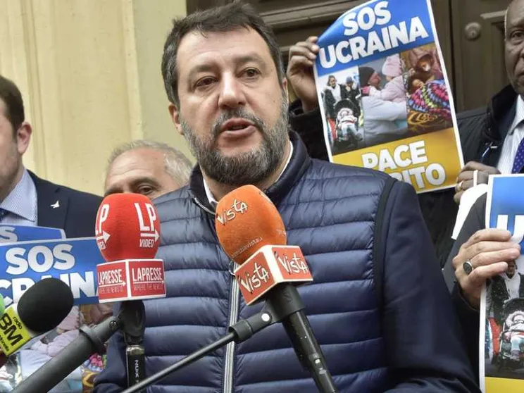 Salvini dopo il caso della felpa: Putin indifendibile, tornerò in Polonia