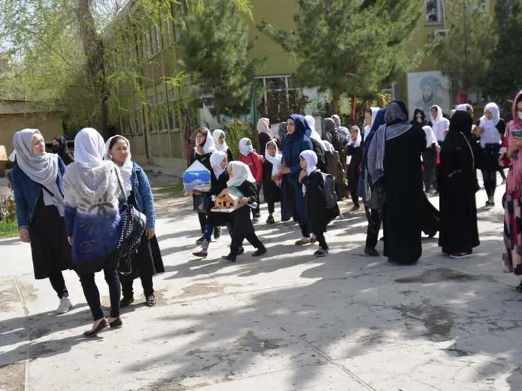 In Afghanistan dura solo poche ore il ritorno a scuola delle ragazze