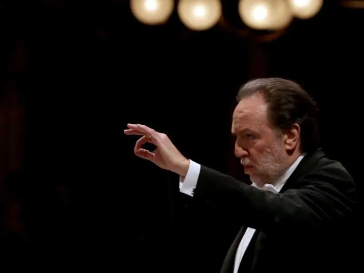Con lo “Stabat Mater” la speranza risuona alla Scala