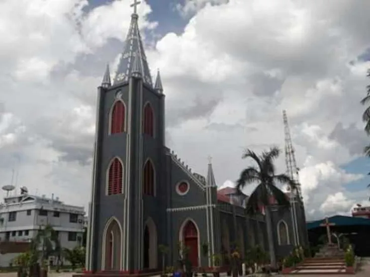 Myanmar, vescovo ostaggio dei militari nella cattedrale di Mandalay