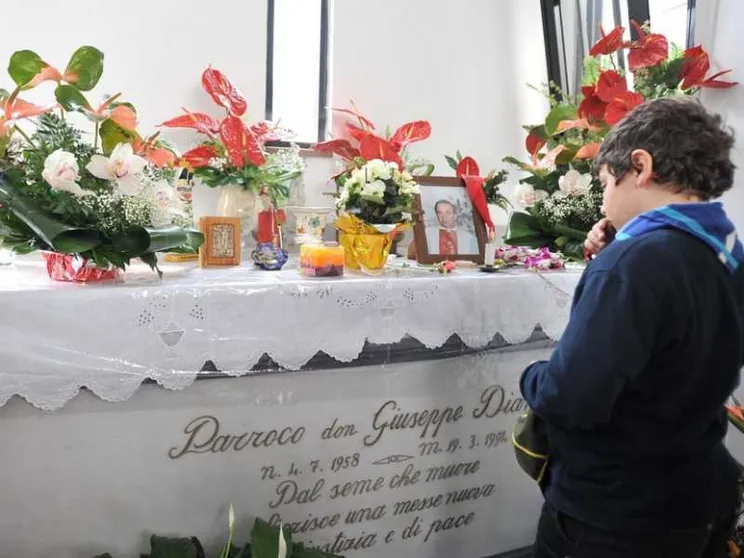 Fece uccidere don Diana, muore «O’ lupo» Nunzio De Falco. Cosa passa, e cosa resta