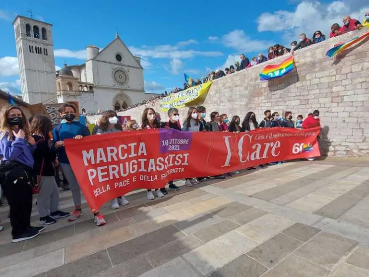 Il momento dell’impegno civile. «Tutti in marcia per la pace»