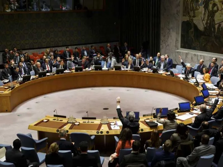 L'Assemblea «limita» il potere di veto dei cinque Grandi all'Onu