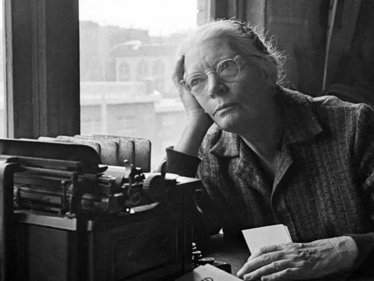 Dorothy Day sulle barricate della povertà condivisa